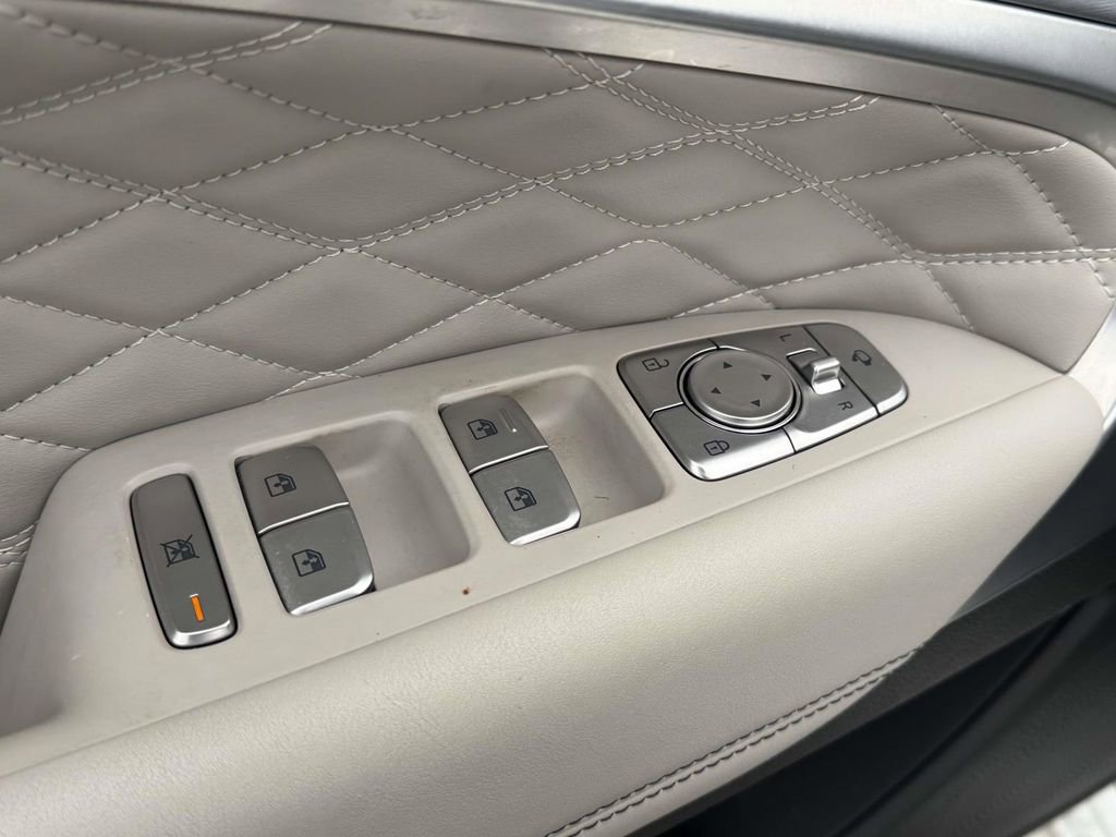 Used 2021 Genesis G70 2.0T w/ Prestige Package AWD/4WD image 15