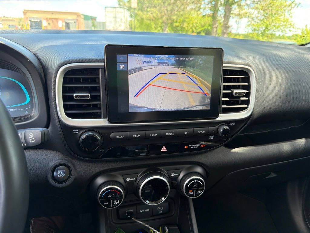 Used 2024 Hyundai Venue SEL FWD image 8