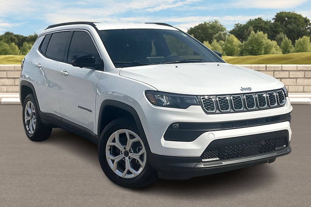 New 2025 Jeep Compass Latitude w/ Convenience Group AWD/4WD image 2