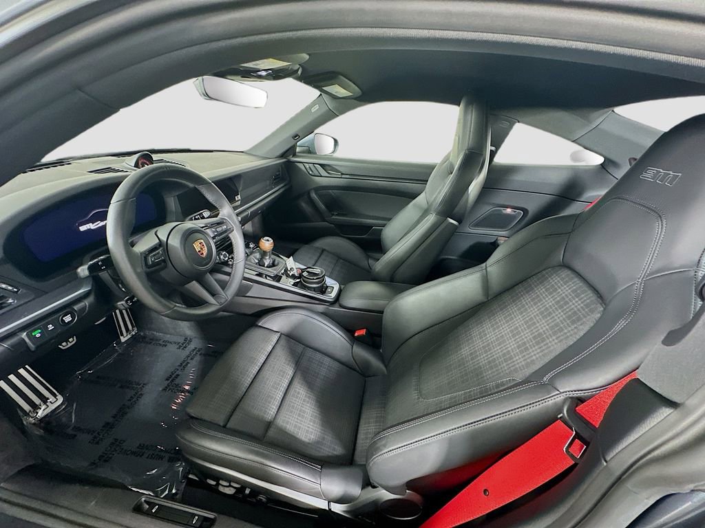 Used 2025 Porsche 911 Carrera T image 5