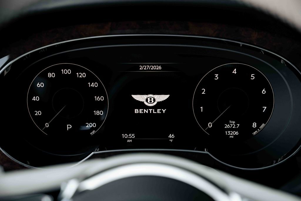 Used 2021 Bentley Bentayga image 29