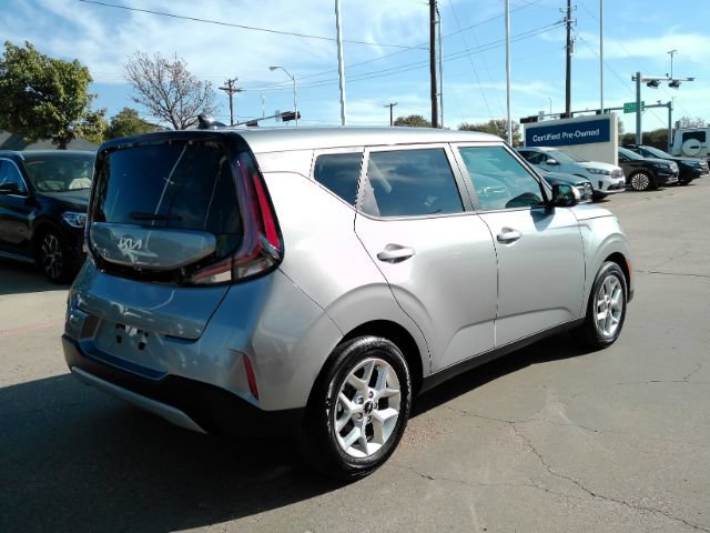 Used 2023 Kia Soul LX w/ LX Technology Package FWD image 6