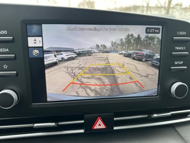 Certified 2025 Hyundai Elantra SE image 18