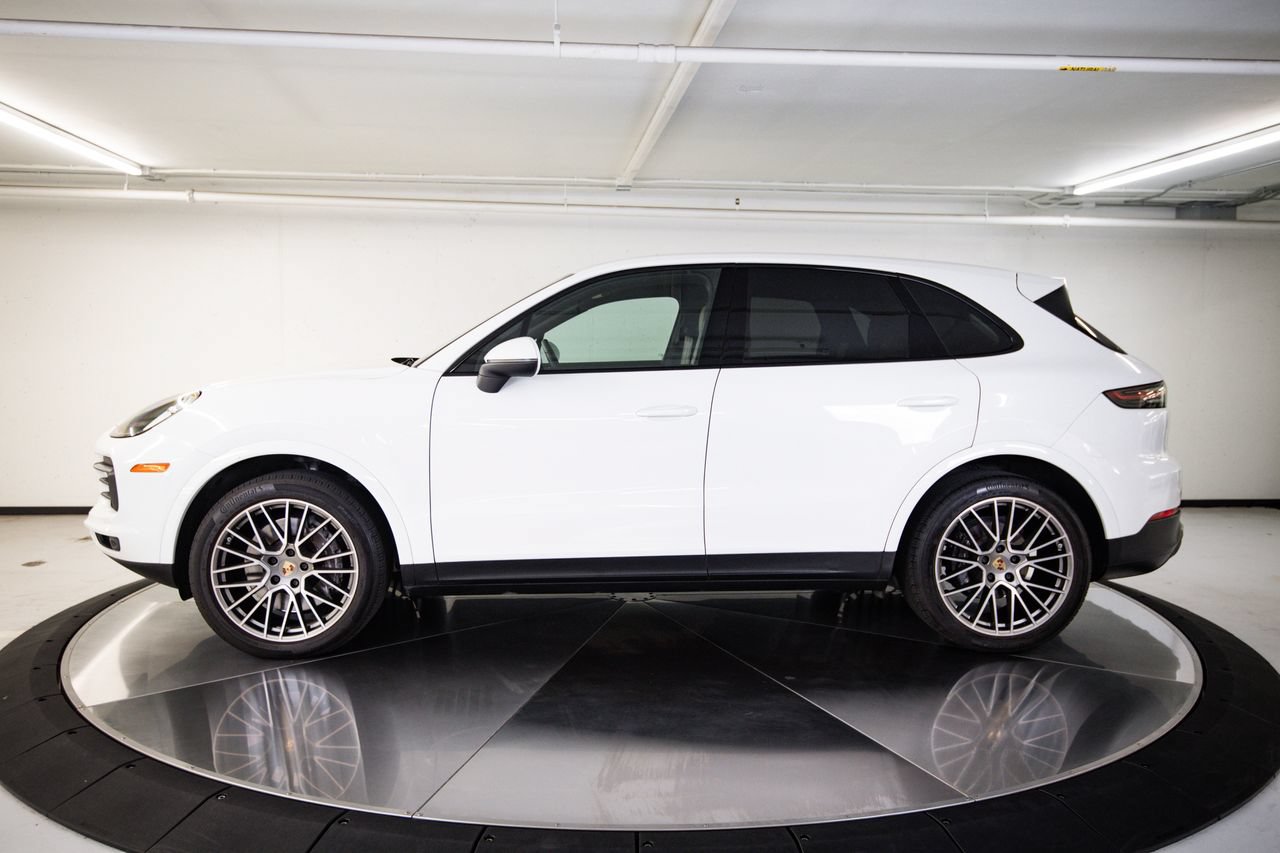 Certified 2023 Porsche Cayenne Platinum Edition AWD/4WD image 2
