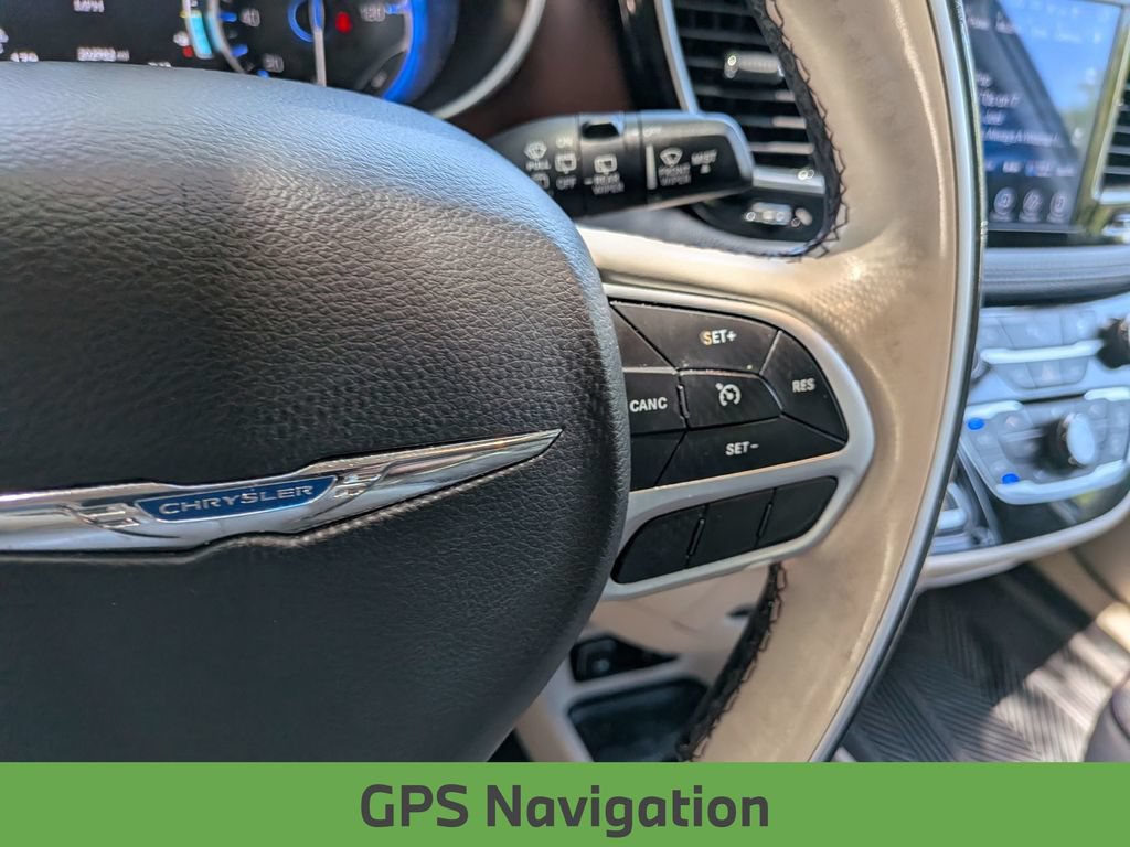 Used 2017 Chrysler Pacifica Limited FWD image 18