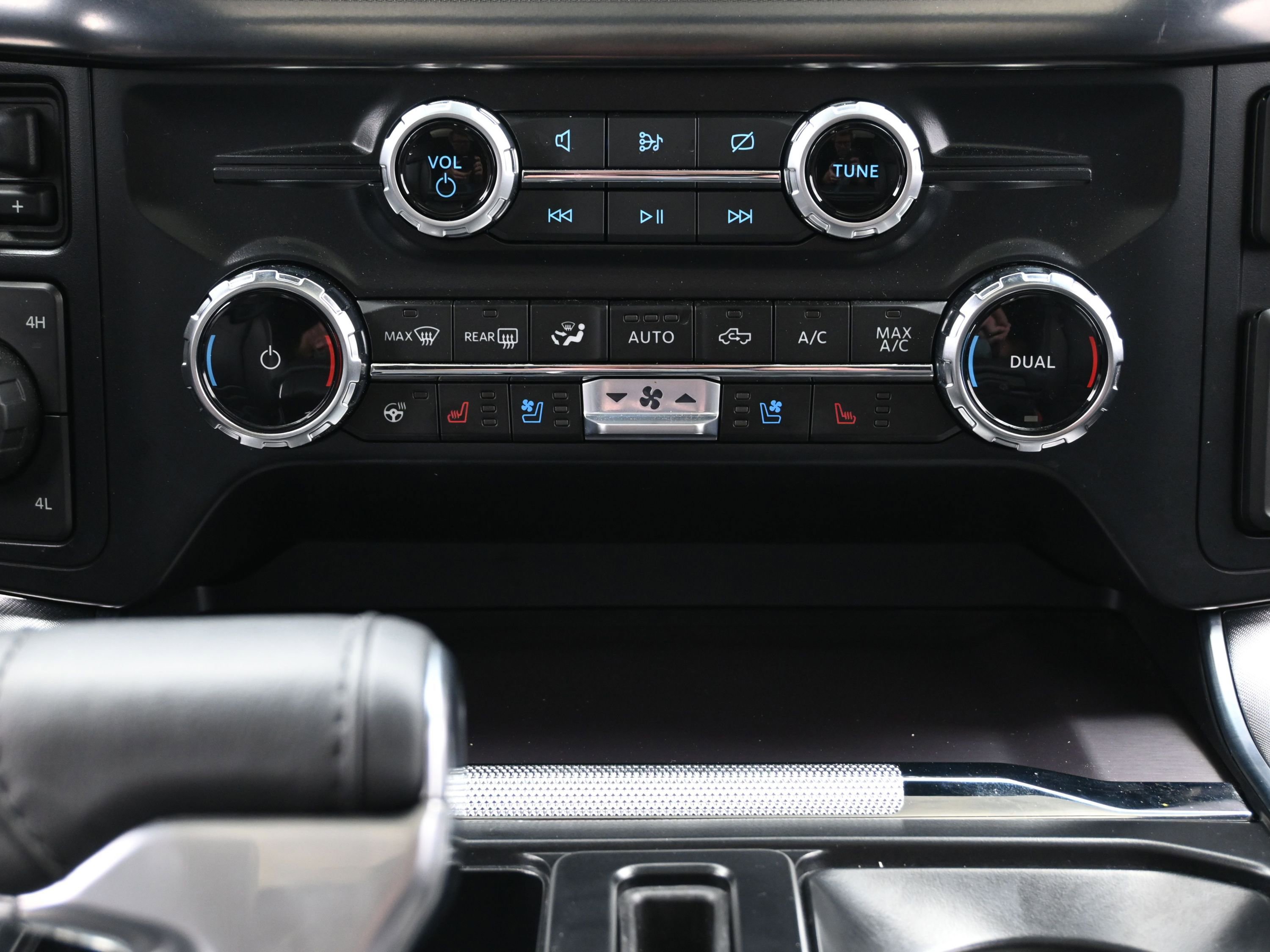 Used 2024 Ford F150 Platinum w/ Equipment Group 702A High image 38