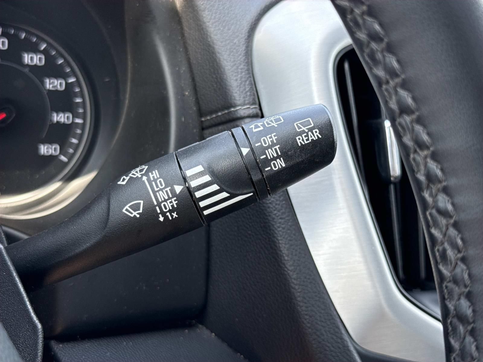 Used 2023 GMC Terrain SLT AWD/4WD image 17