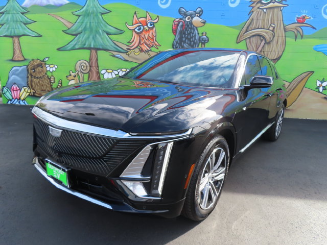Used 2025 Cadillac Lyriq Luxury w/ LPO, Floor Liner Package AWD/4WD image 3