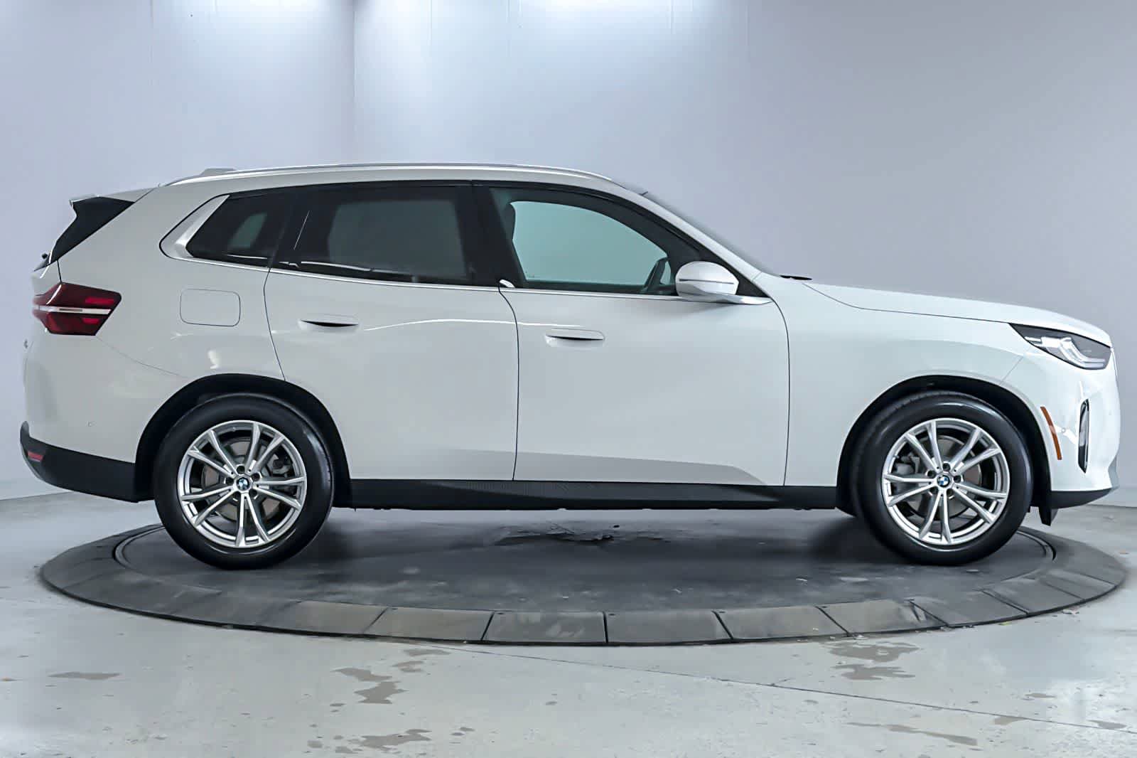 Used 2025 BMW X3 xDrive30i w/ Convenience Package AWD/4WD image 8