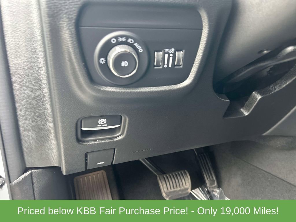 Used 2024 Jeep Grand Cherokee L Limited image 21