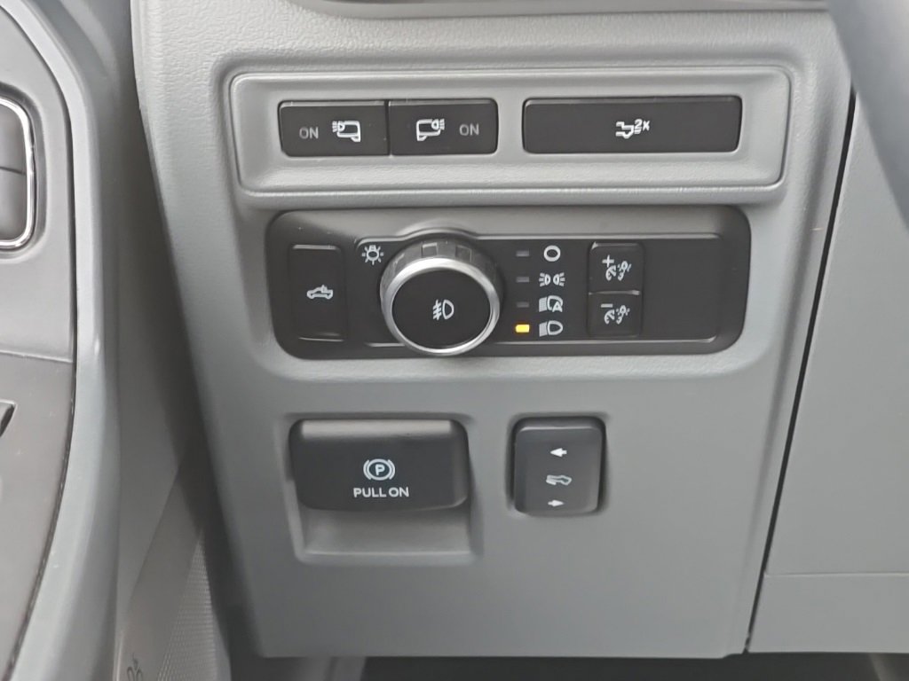 Used 2023 Ford F150 Lariat w/ Max Trailer Tow Package image 31