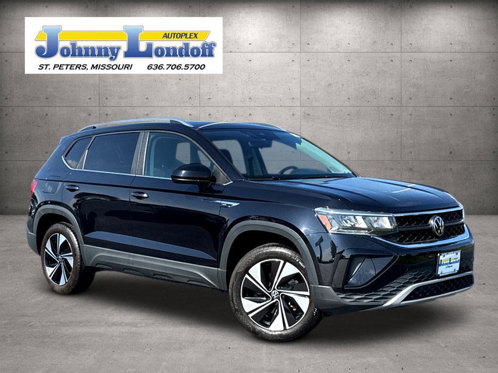 Used 2023 Volkswagen Taos SE w/ Panoramic Sunroof Package AWD/4WD image 1