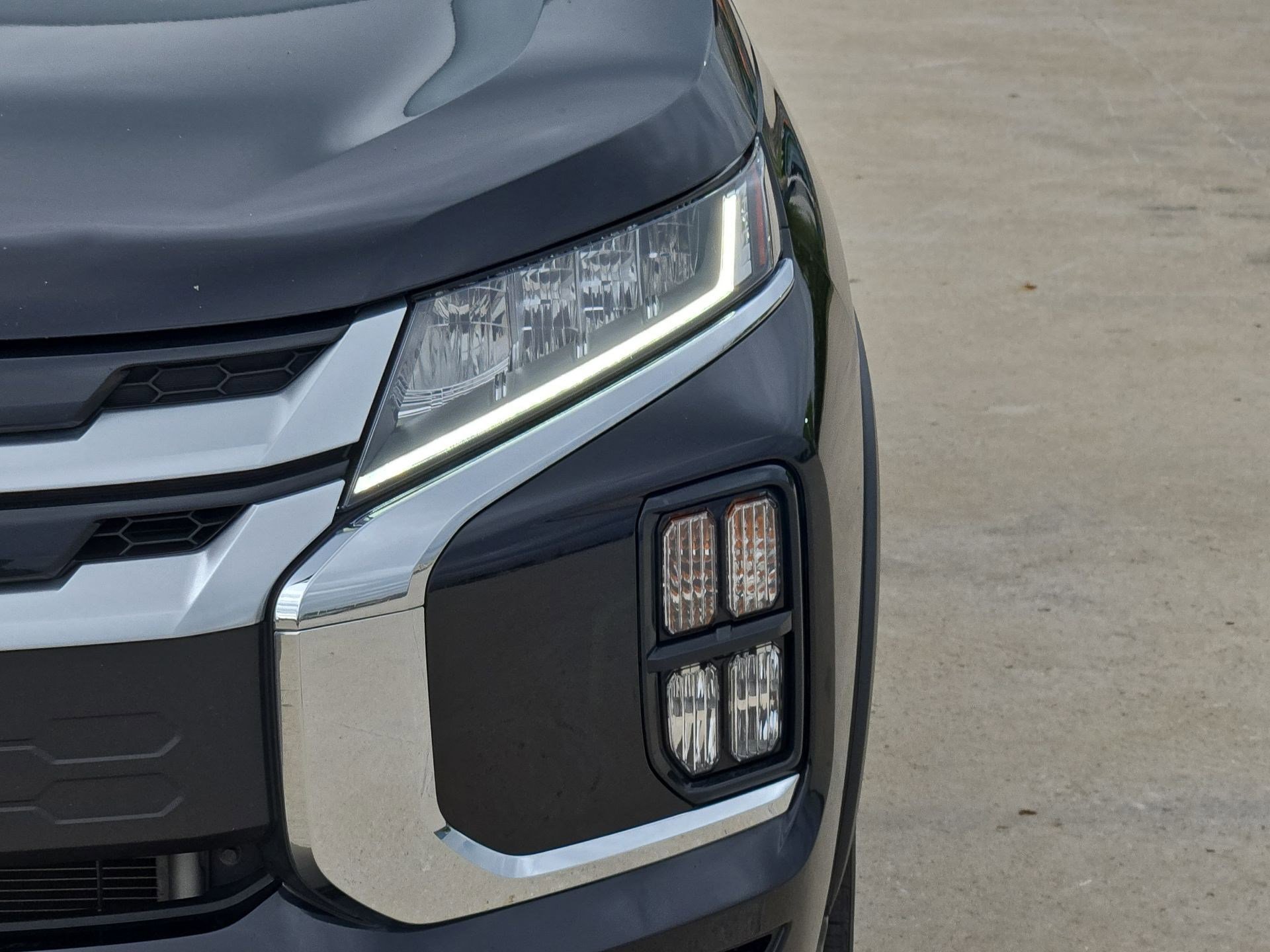 Used 2025 Mitsubishi Outlander Sport AWD image 11