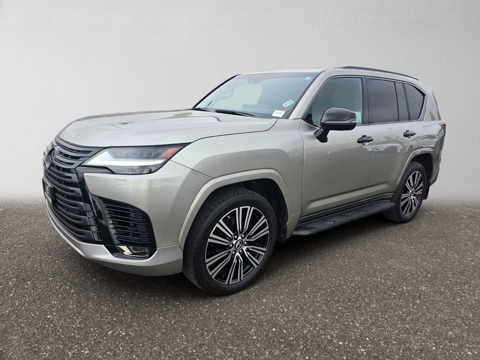 Used 2022 Lexus LX 600 4WD w/ Appearance Package image 7