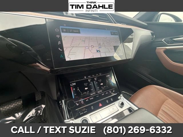 Used 2022 Audi e-tron Premium Plus w/ Premium Plus Package AWD/4WD image 12