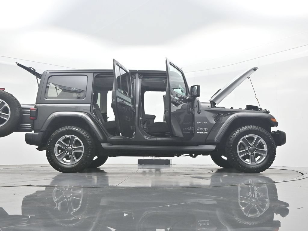Used 2020 Jeep Wrangler Unlimited Sahara w/ Dual Top Group AWD/4WD image 50