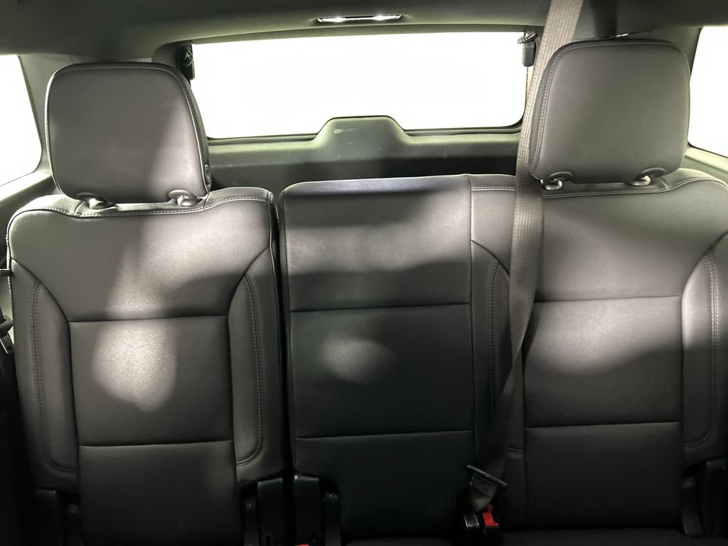 Used 2025 Chevrolet Suburban LT AWD/4WD image 20