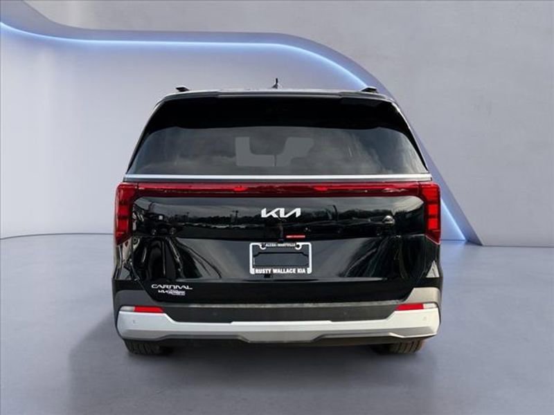 New 2026 Kia Carnival EX image 3