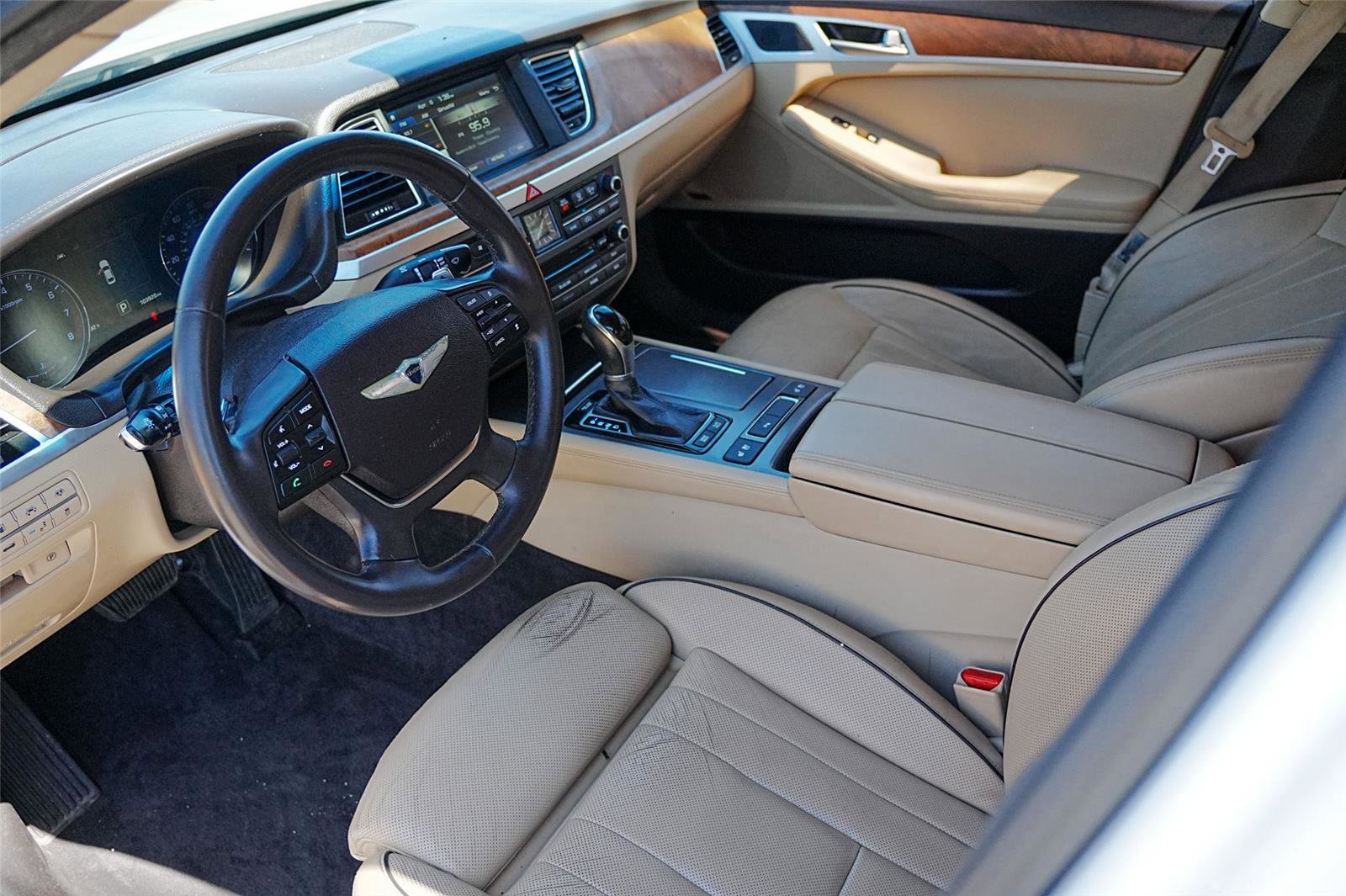 Used 2015 Hyundai Genesis 5.0 image 11