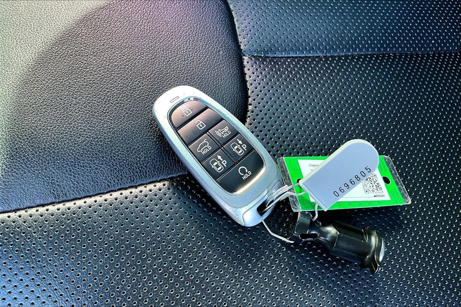 Used 2023 Hyundai Santa Fe Limited image 11