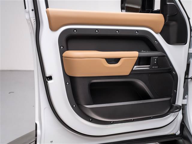 New 2026 Land Rover Defender 110 X-Dynamic SE AWD/4WD image 23