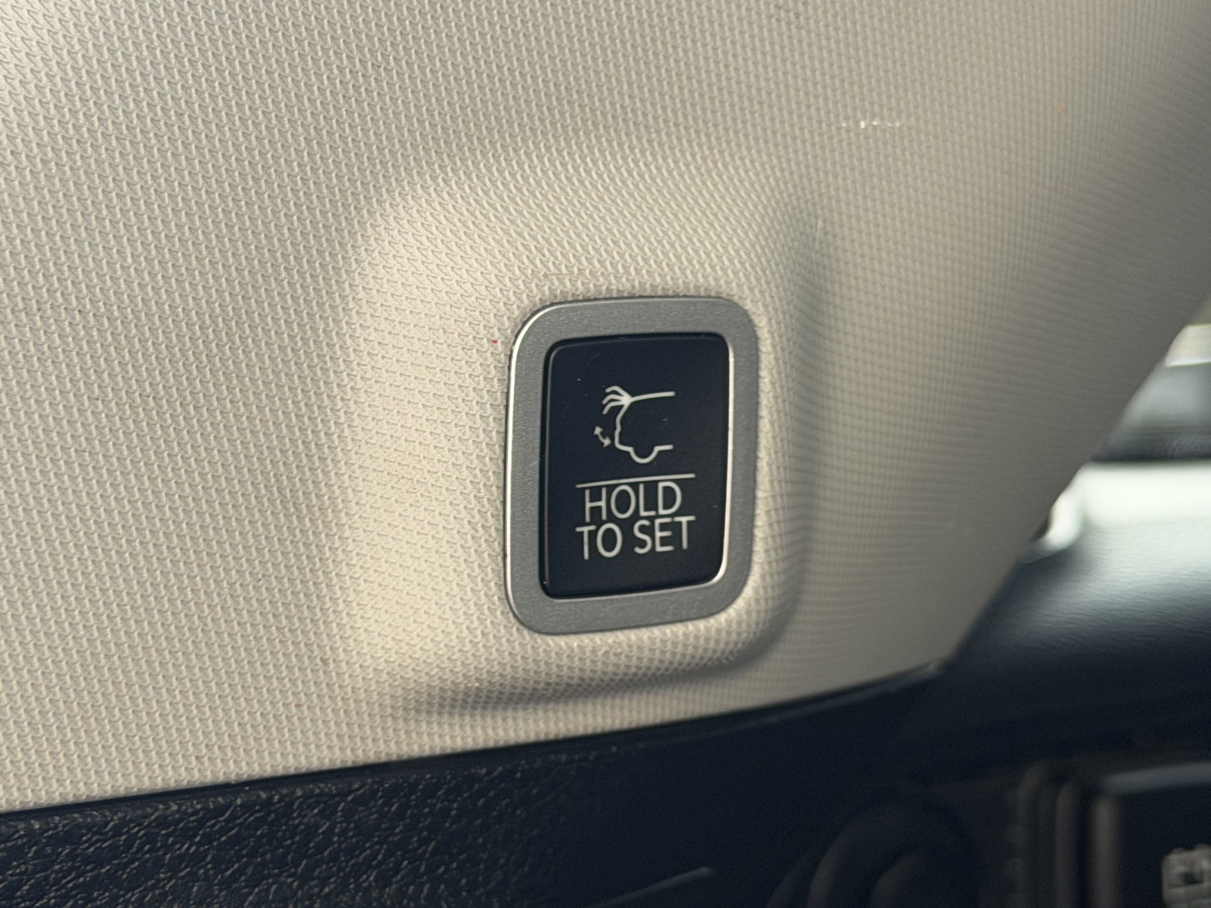 Used 2022 Jeep Grand Cherokee Limited RWD image 18
