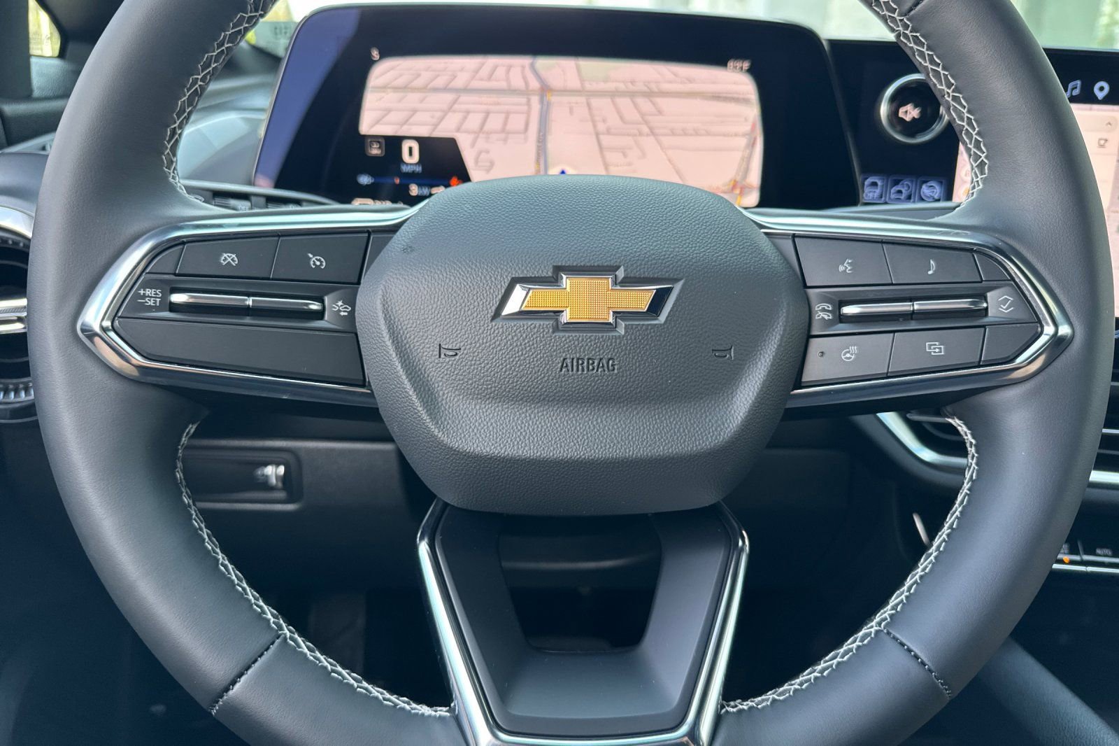 Used 2026 Chevrolet Equinox EV LT w/ Comfort Package image 32