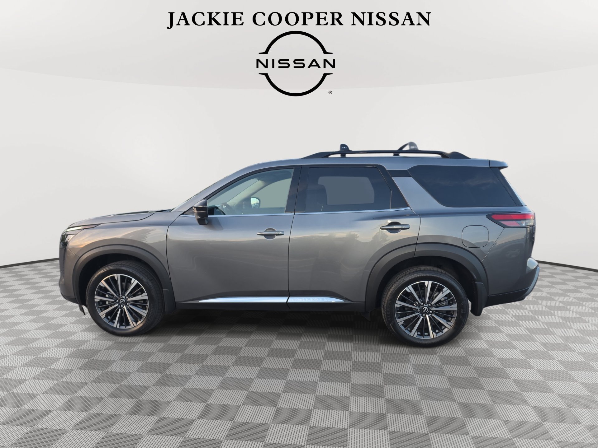 New 2026 Nissan Pathfinder Platinum w/ Cargo Package AWD/4WD image 8
