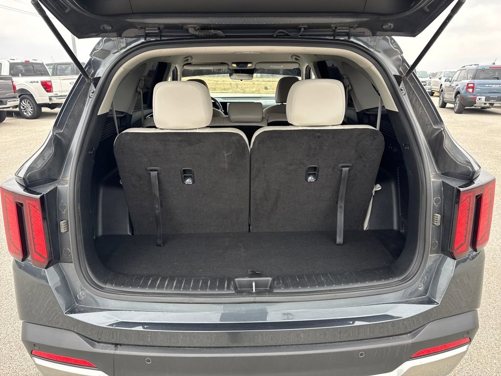 Used 2025 Kia Sorento S image 5