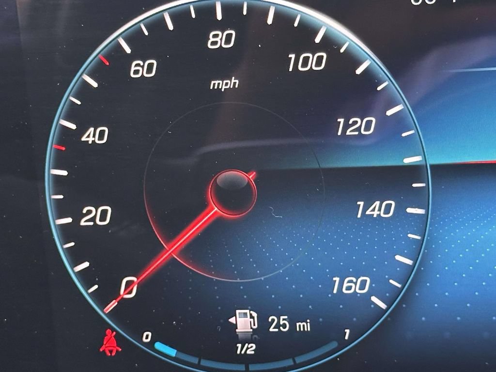 Used 2023 Mercedes-Benz GLB 250 4MATIC image 29
