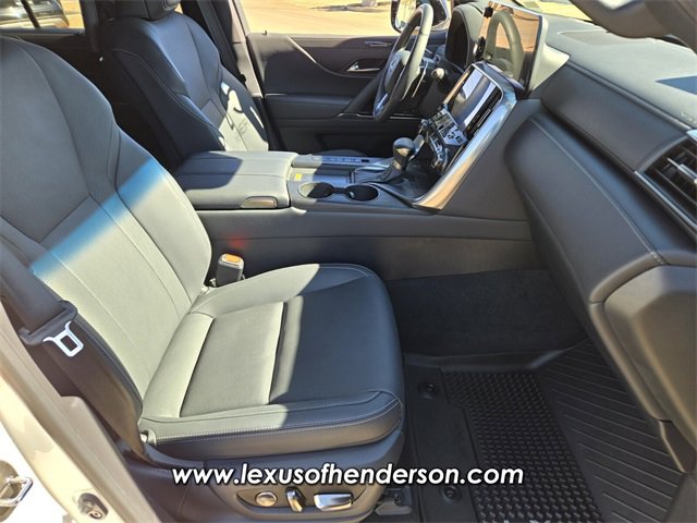 Certified 2025 Lexus LX 600 4WD w/ Appearance Package image 18