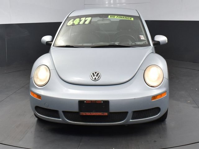 Used 2010 Volkswagen Beetle Coupe FWD image 4