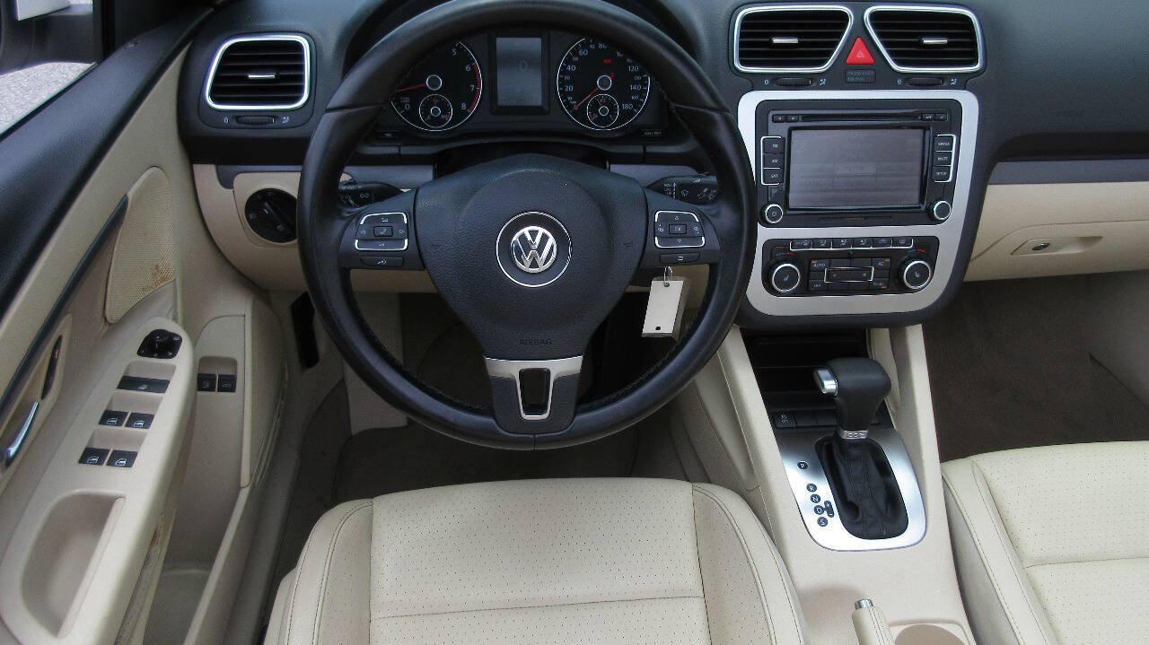 Used 2011 Volkswagen Eos Komfort FWD image 22