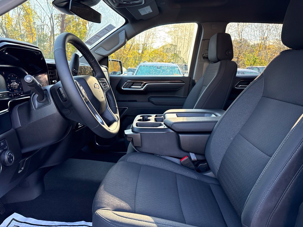 Used 2025 Chevrolet Silverado 1500 LT AWD/4WD image 9