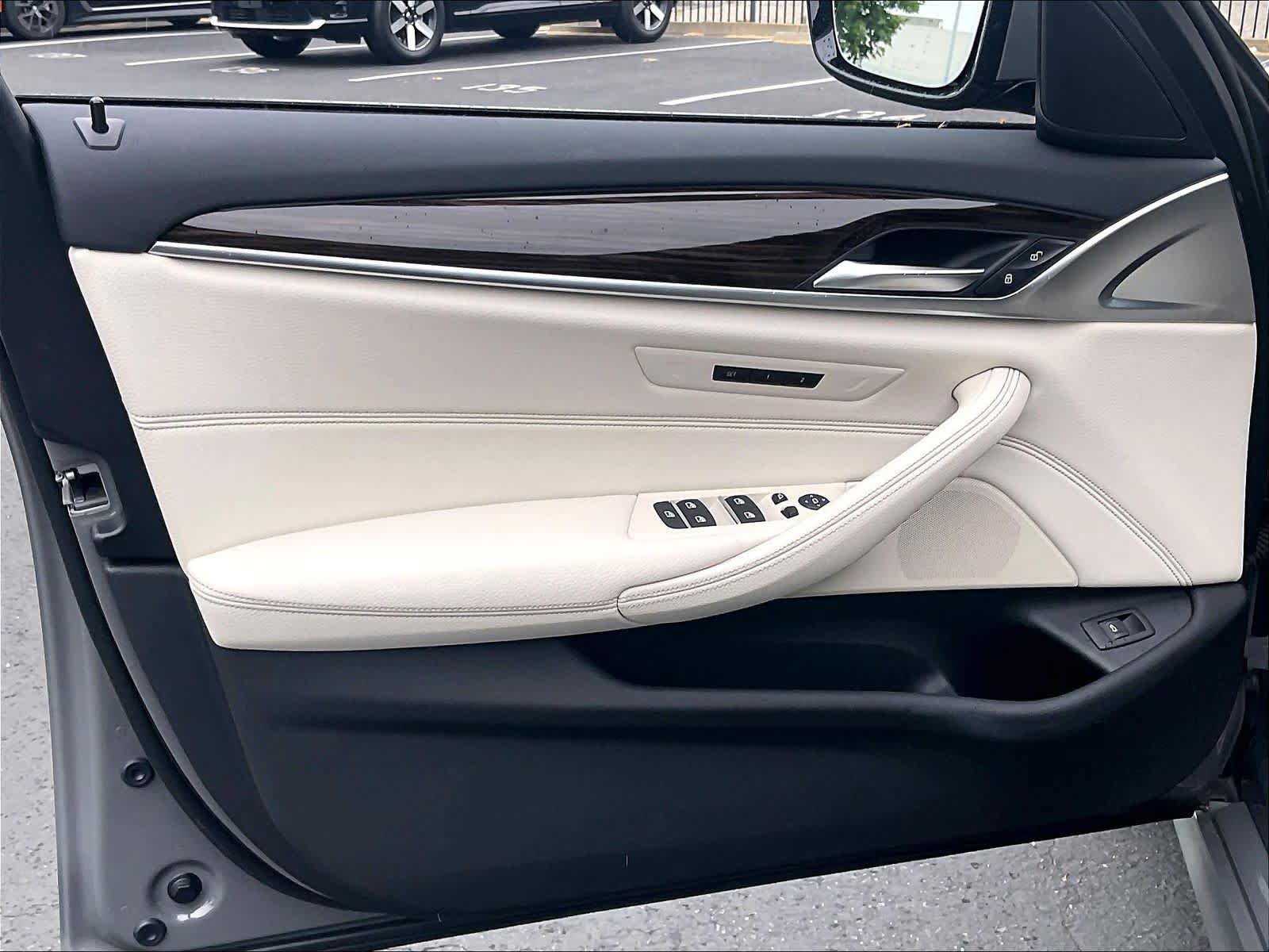 Used 2022 BMW 540i w/ M Sport Package RWD image 24