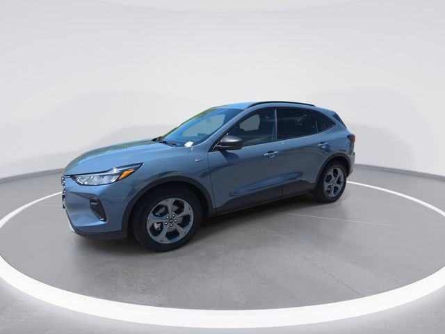 Used 2025 Ford Escape ST-Line w/ Equipment Group 301A FWD image 3