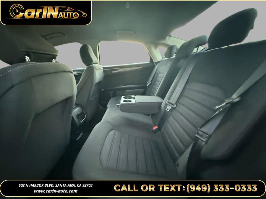 Used 2020 Ford Fusion SE image 17