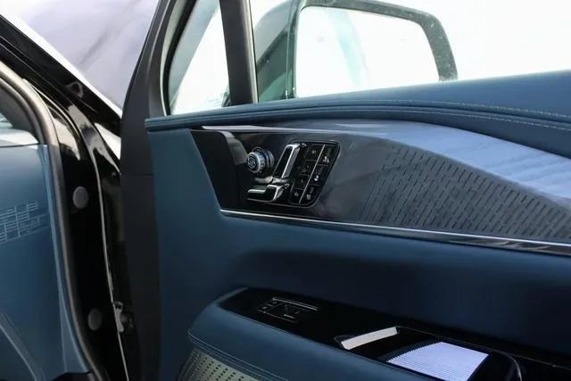 Used 2025 Cadillac Escalade IQ Sport 2 AWD/4WD image 18