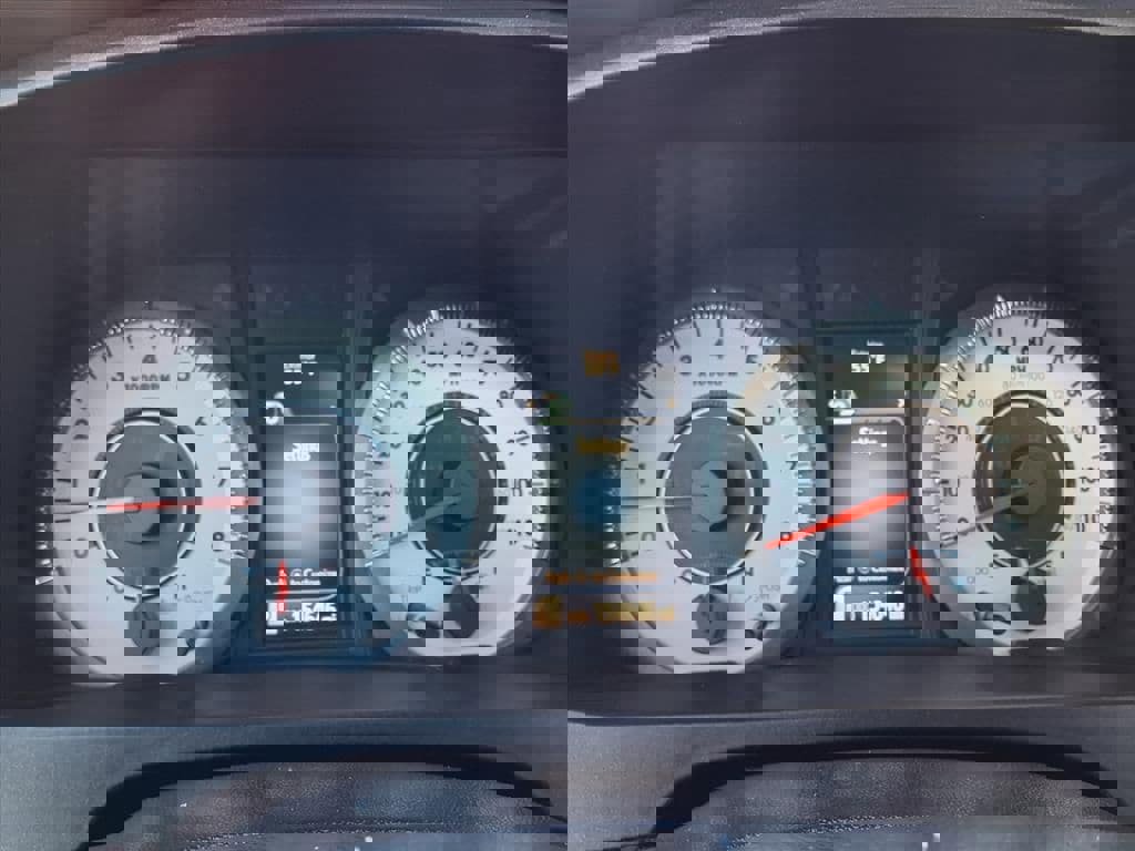 Used 2016 Toyota Sienna L image 31