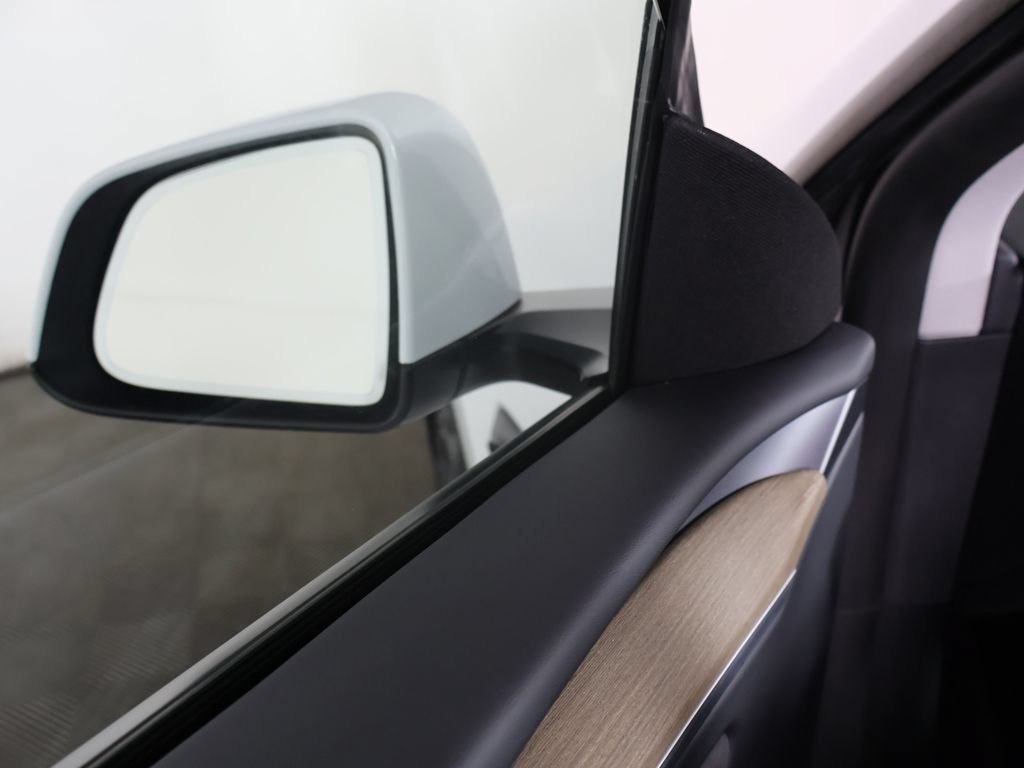 Used 2024 Tesla Model Y Performance AWD/4WD image 35