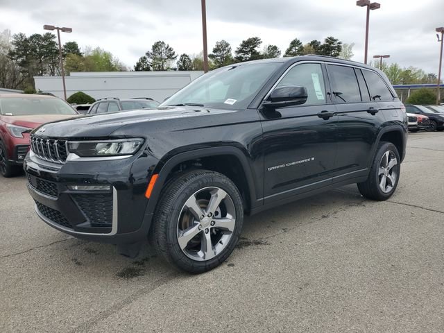 New 2026 Jeep Grand Cherokee Limited RWD image 3