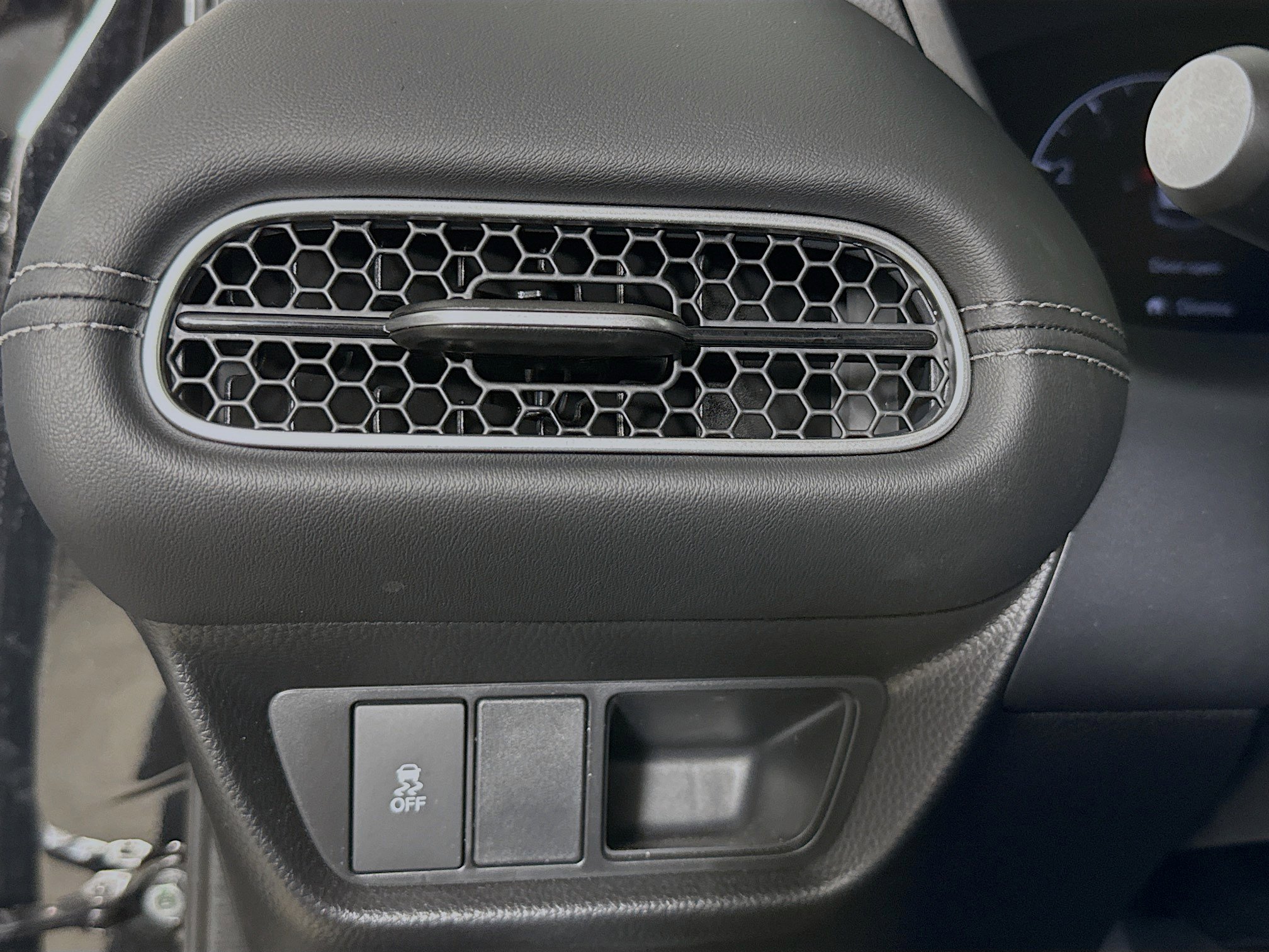 Certified 2026 Honda HR-V EX-L image 9