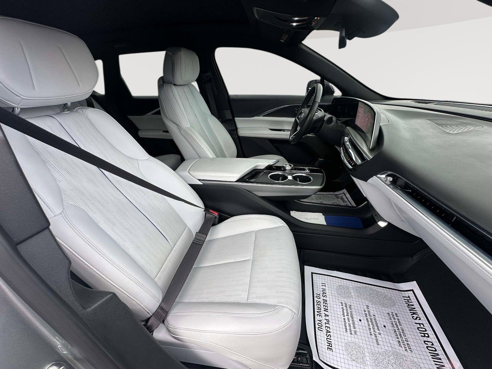 Certified 2024 Cadillac Lyriq Luxury image 29