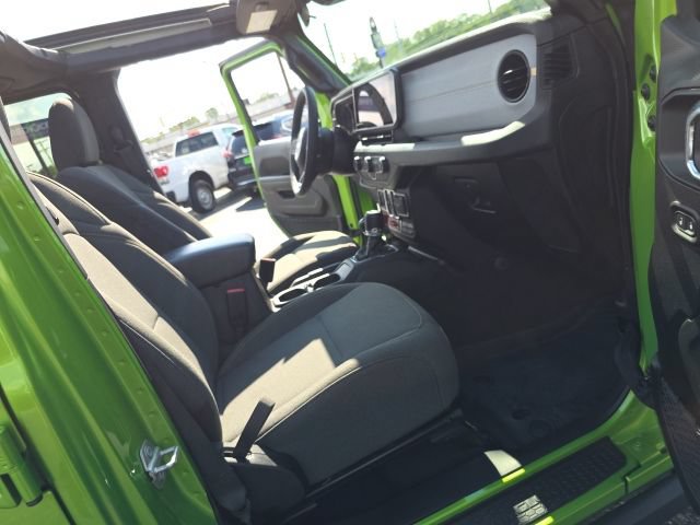 Used 2025 Jeep Wrangler Unlimited Sport AWD/4WD image 38