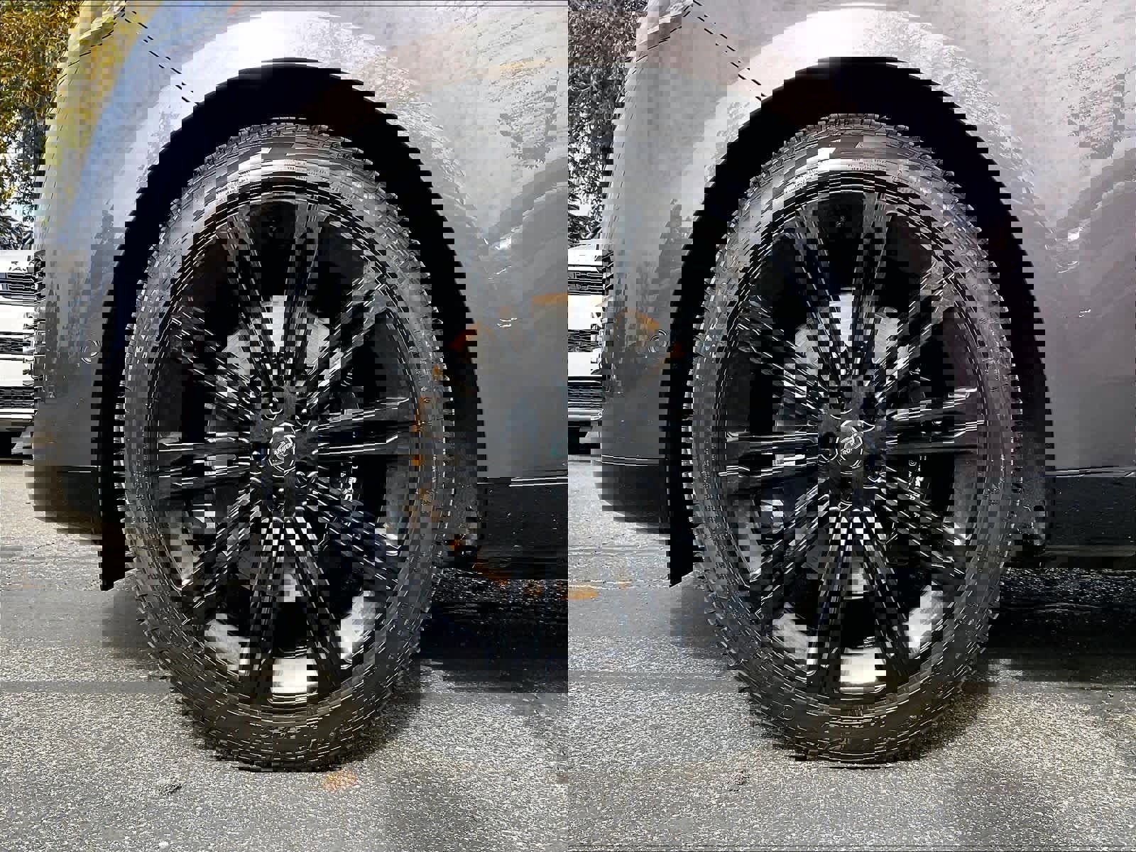 Used 2024 Land Rover Range Rover SE image 11