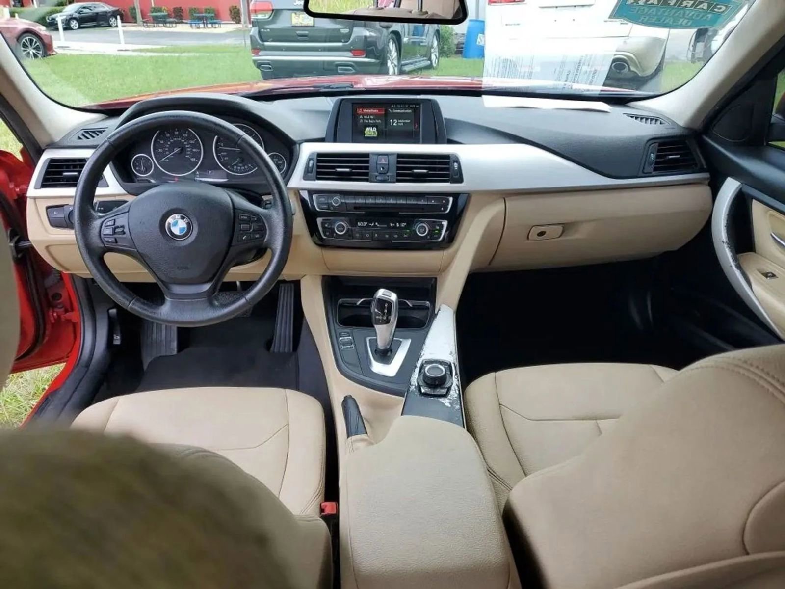 Used 2018 BMW 320i Sedan RWD image 10