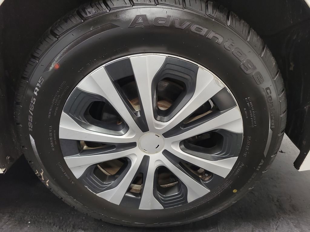 Used 2020 Toyota Corolla LE image 10