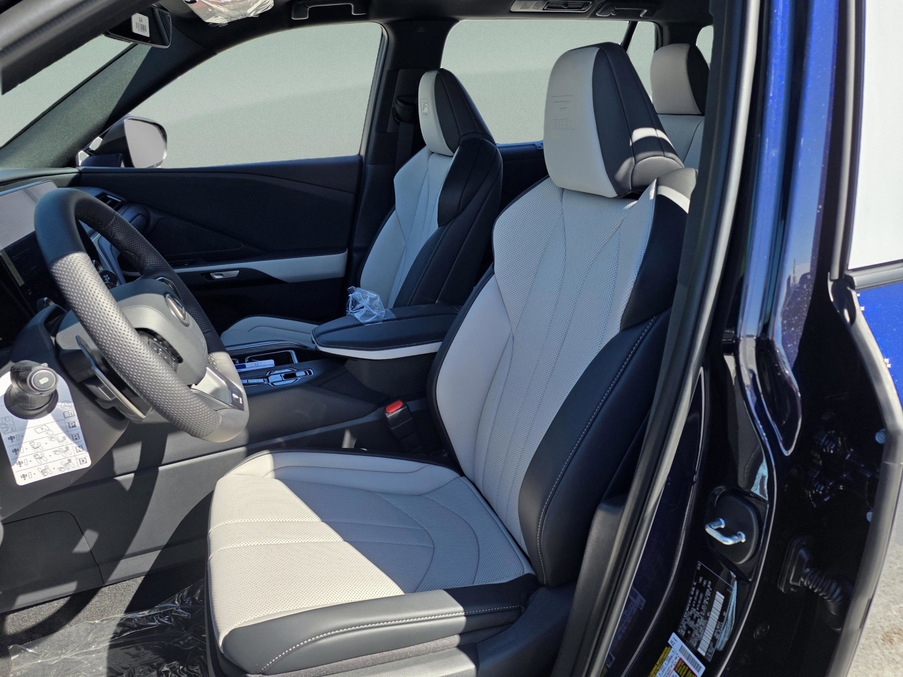 New 2026 Lexus TX 500h AWD image 12