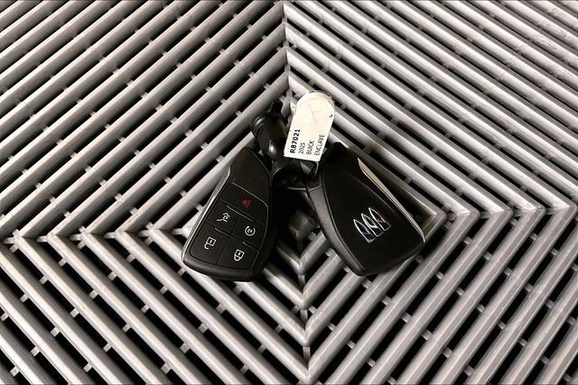 Used 2025 Buick Enclave Avenir AWD/4WD image 11