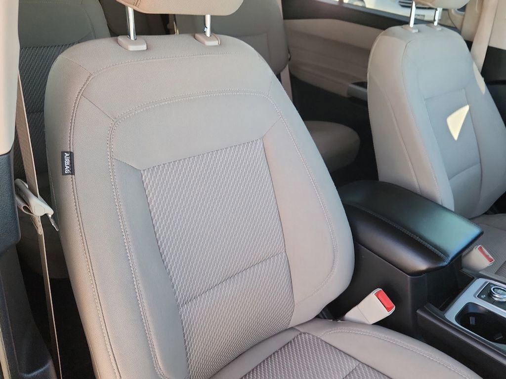 Used 2022 Ford Explorer XLT image 19